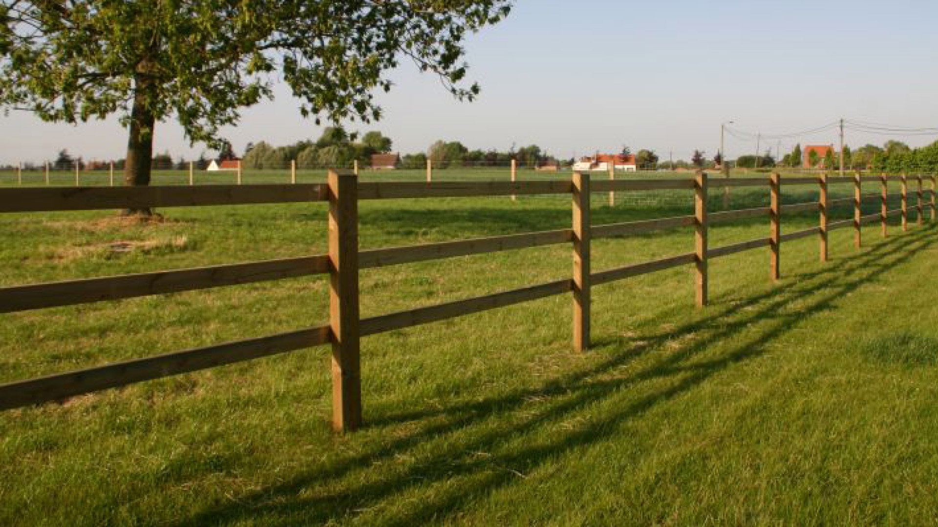 viereckige Pfosten fuer Weidezaun mit Planken